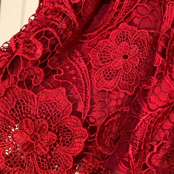 NWT Red Elegant Crochet Lined Top, black ribbon, size XL Petite. - Picture 3 of 5